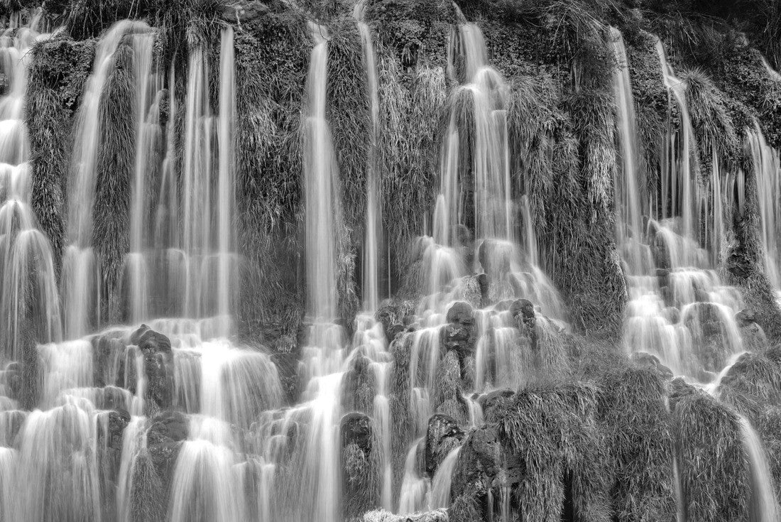 Hagerman valley Idaho waterfall thousand springs 2000pc PuzzleBlack and White