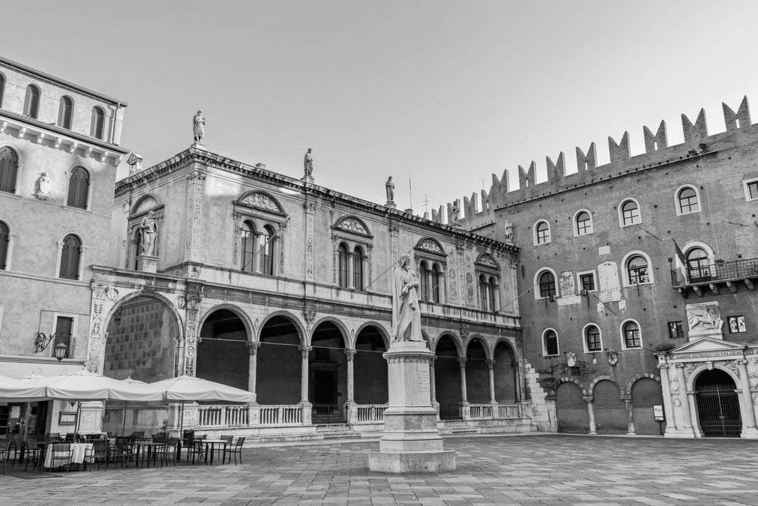 Noah Jigsaw Puzzle View of the Piazza dei Signori in Verona, Italy in black white 2000 pieces