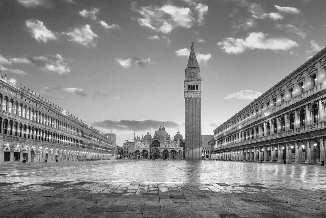 Noah Jigsaw Puzzle Venice, Italy at St. Mark's Square with the Basilica and Bell Tower at twilight in black white 2000 pieces