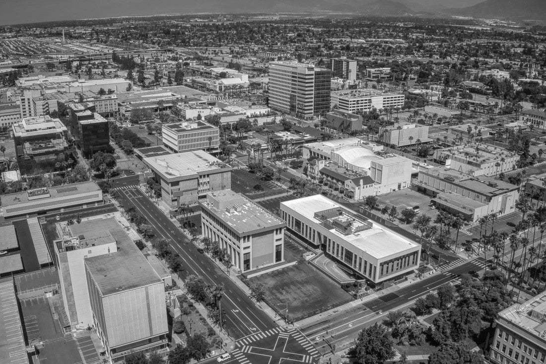 Skyline of San Bernardino, California 2000pc PuzzleBlack and White