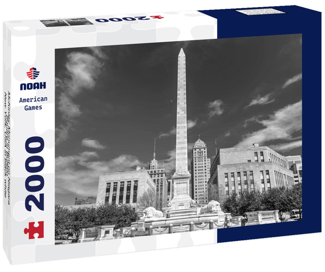 McKinley Monument on Niagara Square in Buffalo - New York, USA 2000pc PuzzleBlack and White