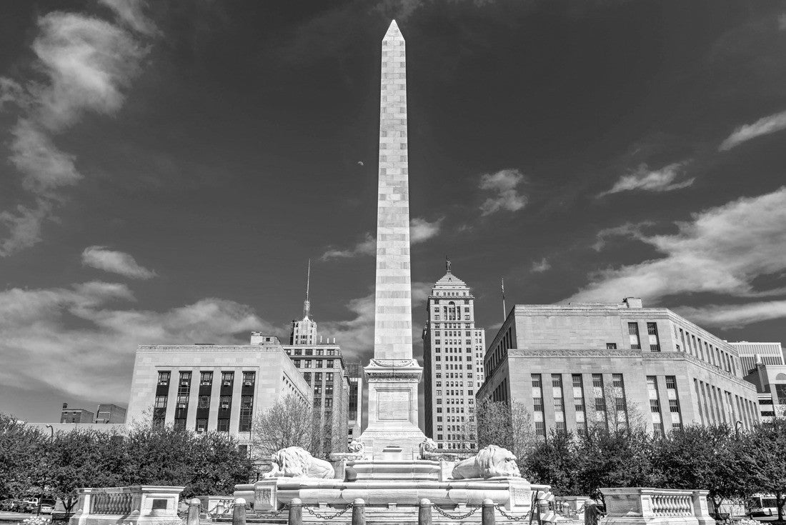 McKinley Monument on Niagara Square in Buffalo - New York, USA 2000pc PuzzleBlack and White
