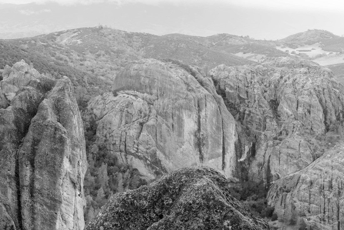 Volcanic Rocks at High Peaks on a winter day. Pinnacles National Park, San Benito County, California, USA 2000pc PuzzleBlack and White