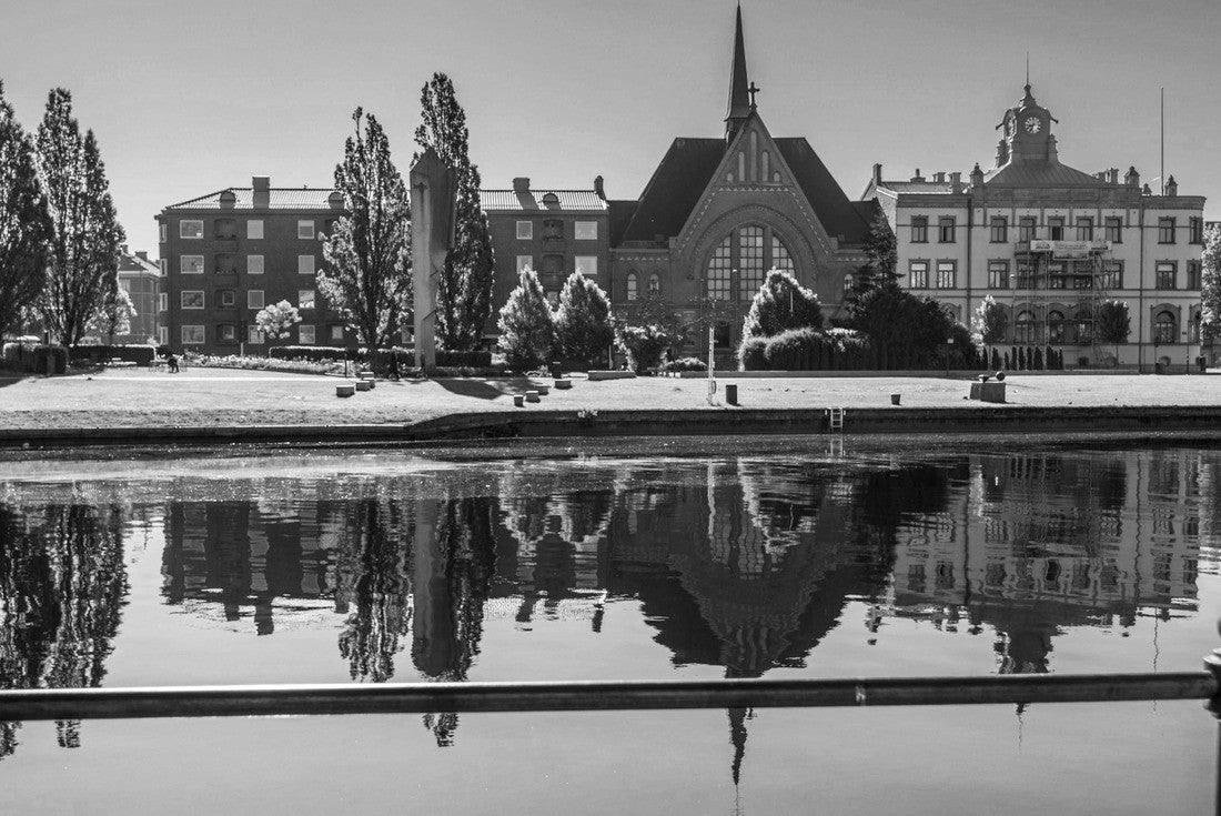 Nissan River at Halmstad a nice summer day 2000pc PuzzleBlack and White