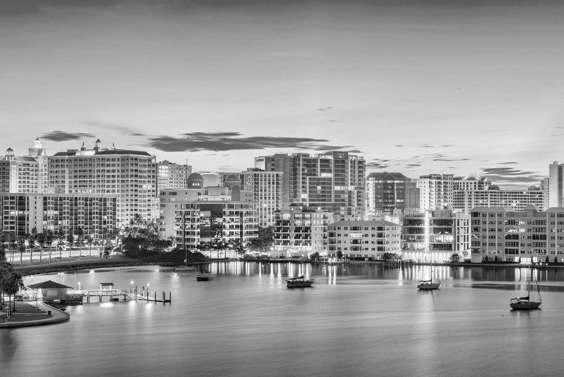 Sarasota, Florida, USA skyline on the bay at dawn 2000pc PuzzleBlack and White