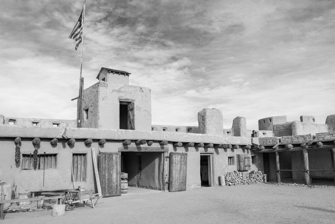 Courtyard at Bent's Old Fort, outside La Junta in Otero County, Colorado 2000pc PuzzleBlack and White
