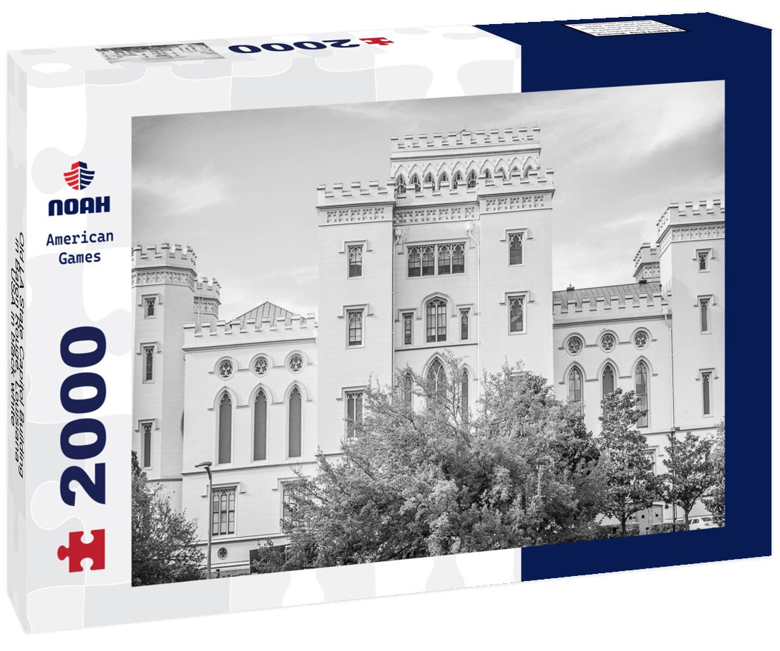 Old LA State Capitol Building in Baton Rouge, Louisiana, USA 2000pc PuzzleBlack and White