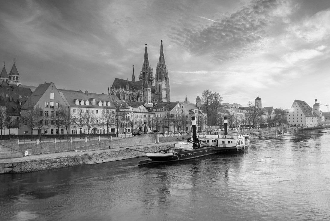 Regensburg. Cityscape of Regensburg, Germany at spring sunset 2000pc PuzzleBlack and White