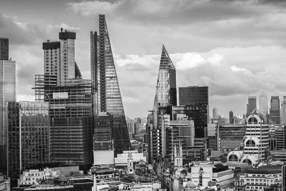 London, England - skyline view of Bank and Canary Wharf, central London's leading financial districts with famous skyscrapers at golden hour 2000pc PuzzleBlack and White