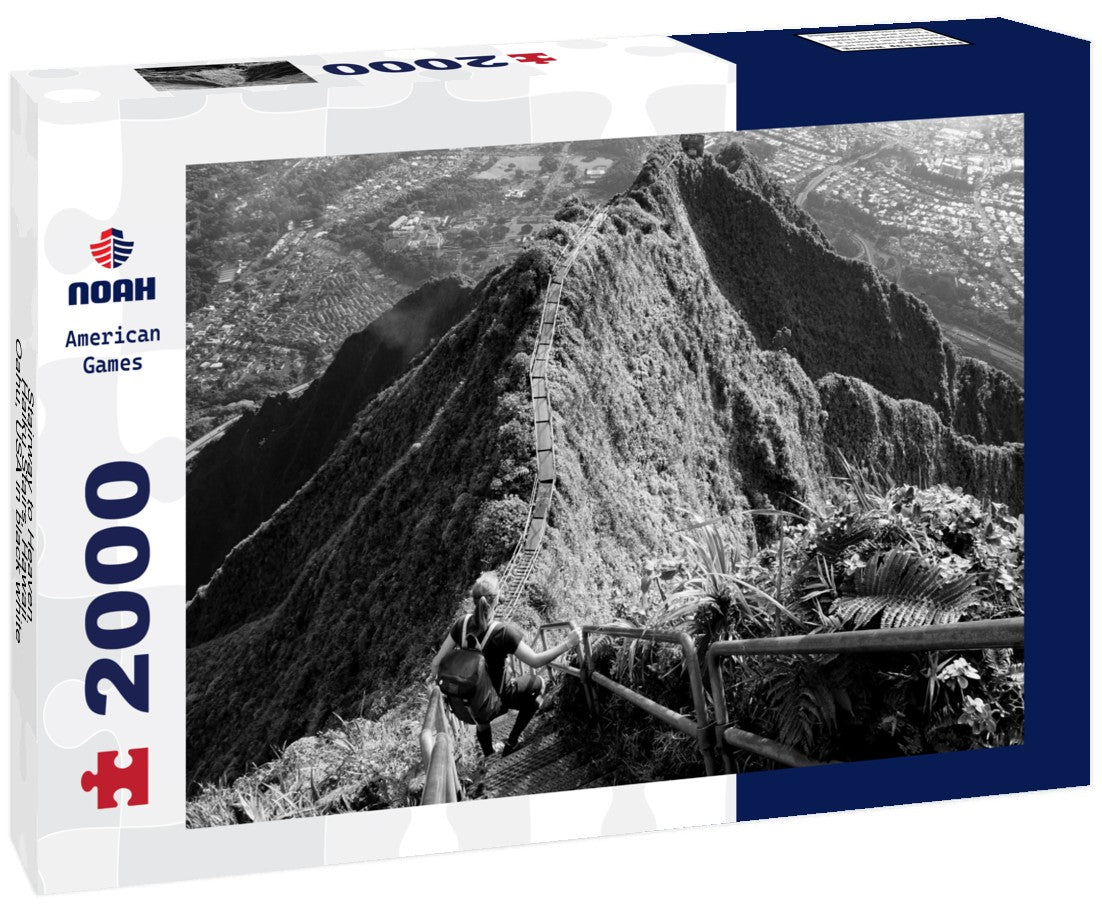 Stairway to Heaven, Haiku Stairs, Hawaii, Oahu, USA 2000pc PuzzleBlack and White
