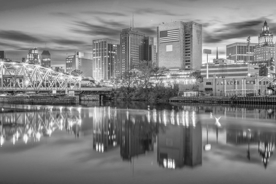 Newark, New Jersey, USA skyline on the Passaic River at dusk 2000pc PuzzleBlack and White