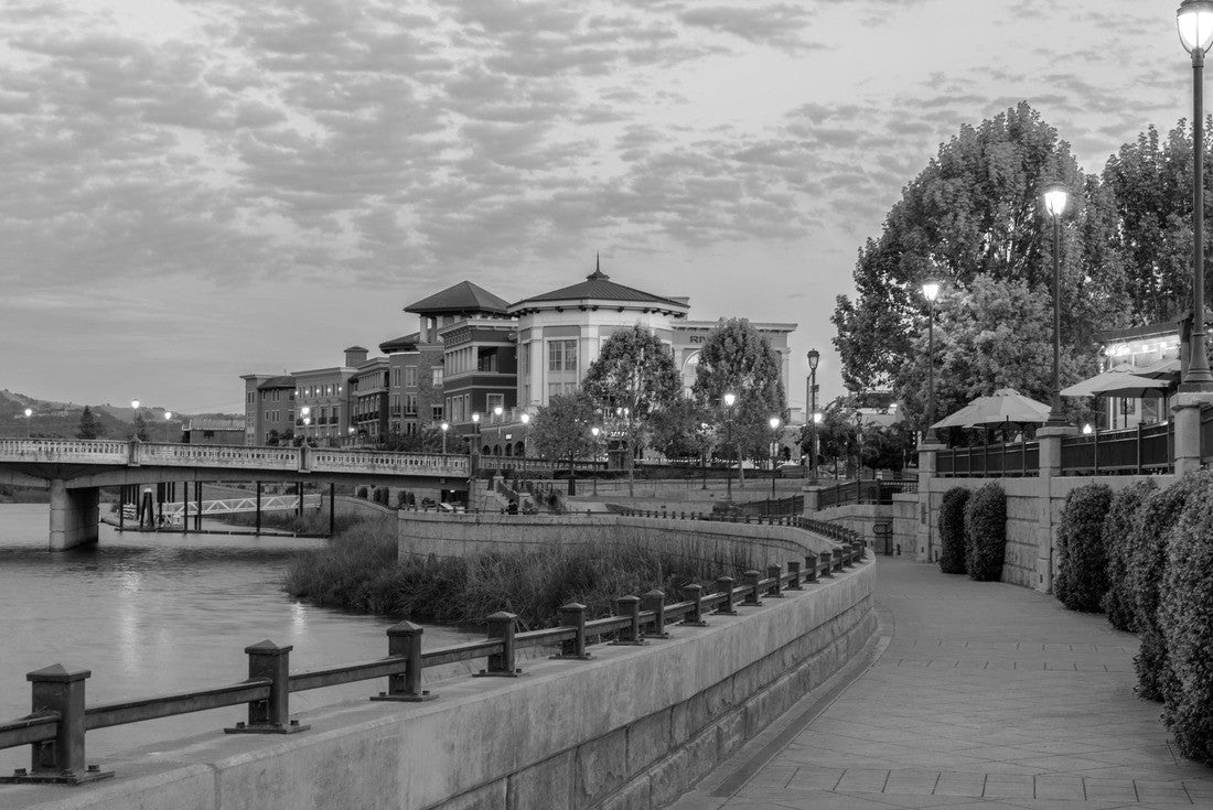 Night Napa City Riverside Walkway 2000pc PuzzleBlack and White
