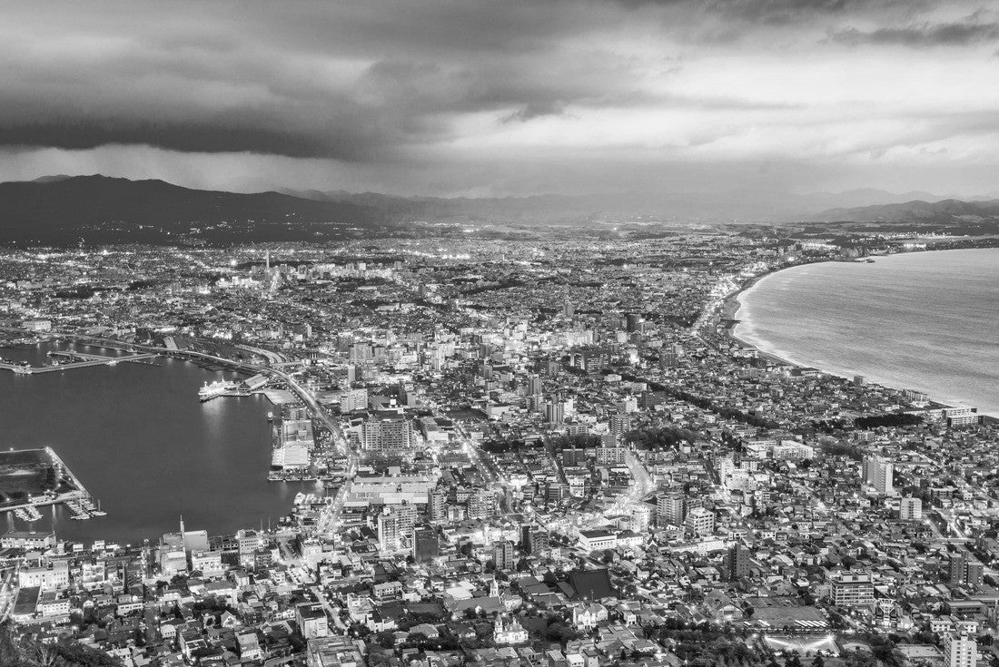 Noah Jigsaw Puzzle Hakodate, Hokkaido, Japan city skyline from Mt. Hakodate at dusk in black white 2000 pieces