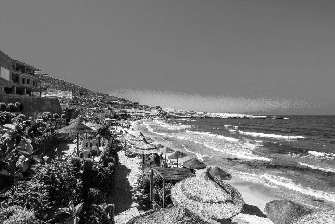 Noah Jigsaw Puzzle Beautiful scenery of the Tunisian beach. In Hammamet, Tunisia in black white 2000 pieces