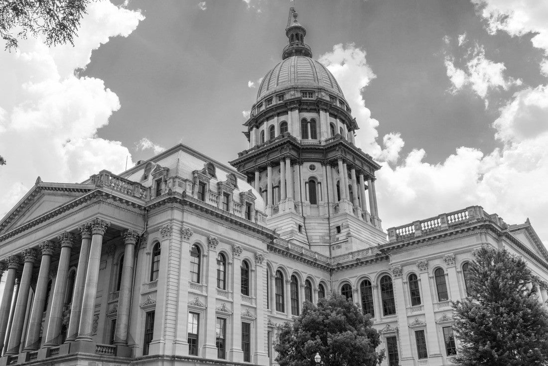 Illinois State Capitol Building in Springfield, Illinois 2000pc PuzzleBlack and White