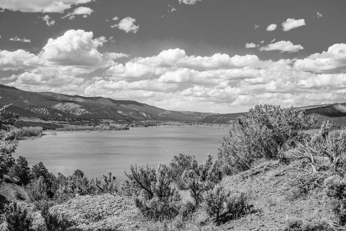 Noah Jigsaw Puzzle A beautiful lake park in Cortez, Colorado in black white 2000 pieces