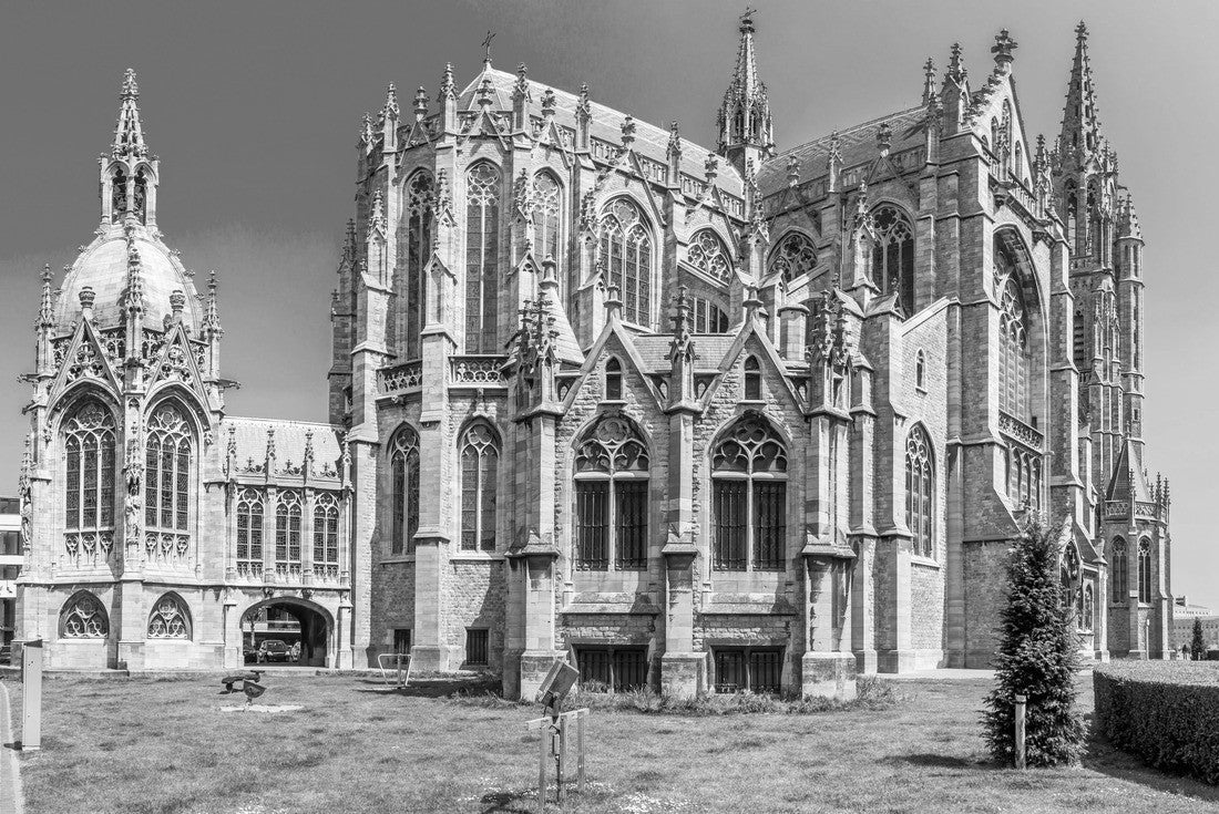 Noah Jigsaw Puzzle View at the church of Saint Peter and Paul in Ostend, Belgium in black white 2000 pieces