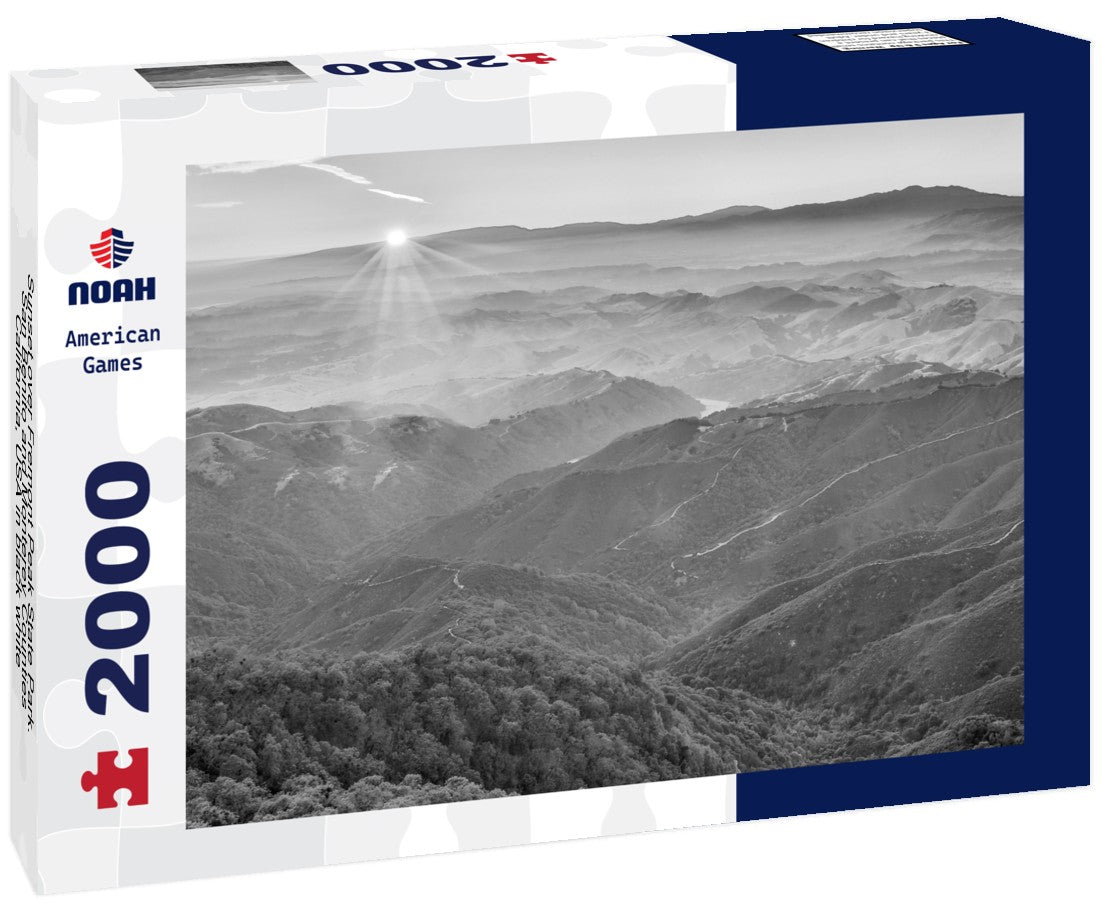 Sunset over Fremont Peak State Park. San Benito and Monterey Counties, California, USA 2000pc PuzzleBlack and White