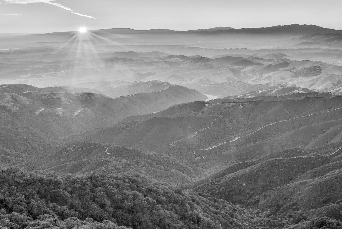 Sunset over Fremont Peak State Park. San Benito and Monterey Counties, California, USA 2000pc PuzzleBlack and White