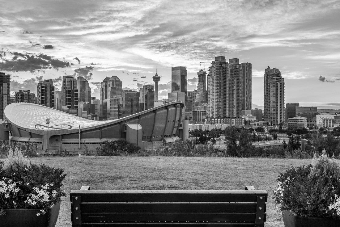 Calgary City. Downtown sunset. Calgary Saddledome sunset 2000pc PuzzleBlack and White