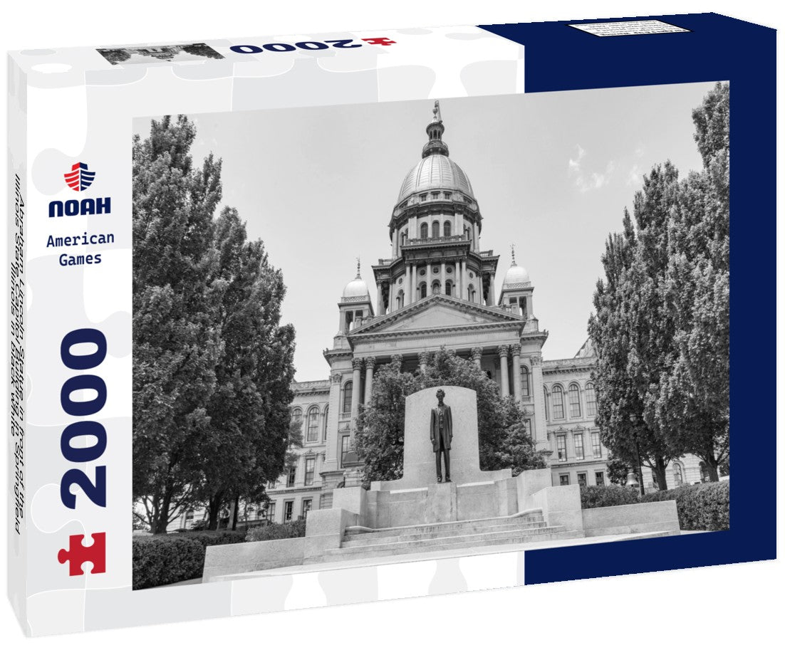 Abraham Lincoln Statue in front of the Illinois State Capitol Building in Springfield, Illinois 2000pc PuzzleBlack and White