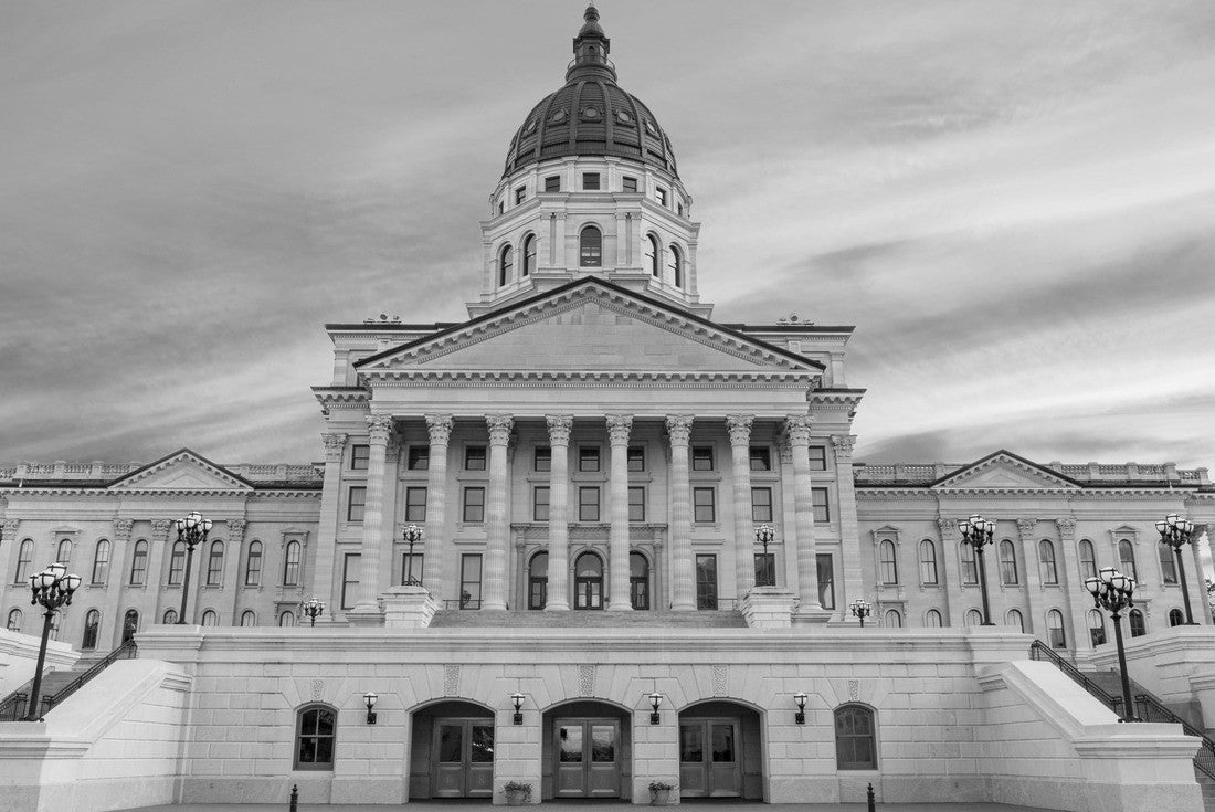 Exterior of the Kansas State Capital Building in Topeka, Kansas 2000pc PuzzleBlack and White