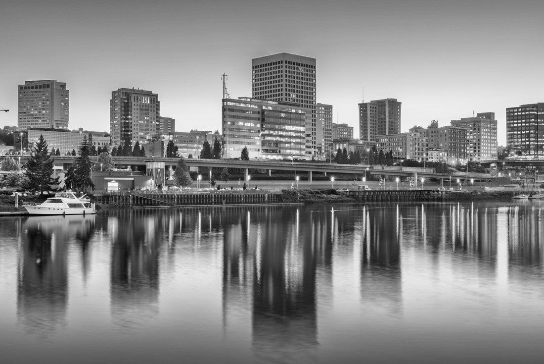 Tacoma, Washington, USA downtown skyline at dusk on Commencement Bay 2000pc PuzzleBlack and White