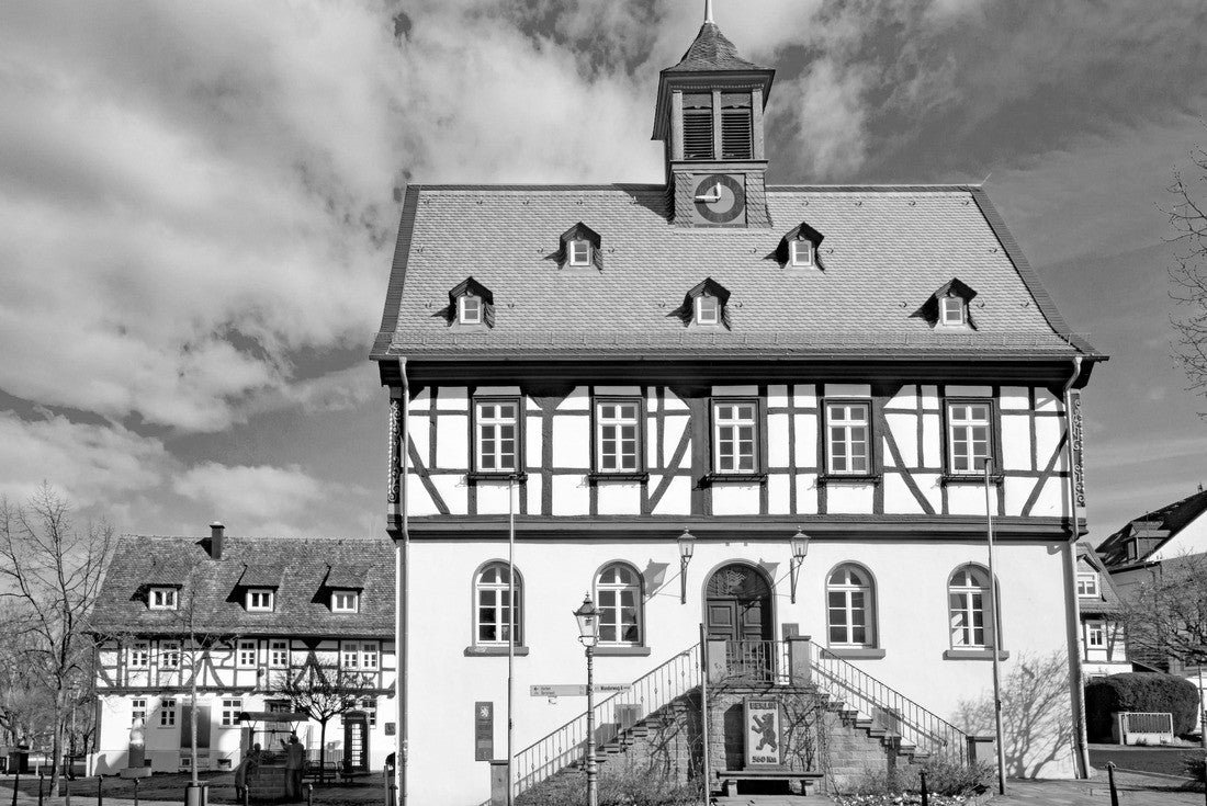 At the old townhall of Bad Vilbel, Hessen, Germany 2000pc PuzzleBlack and White