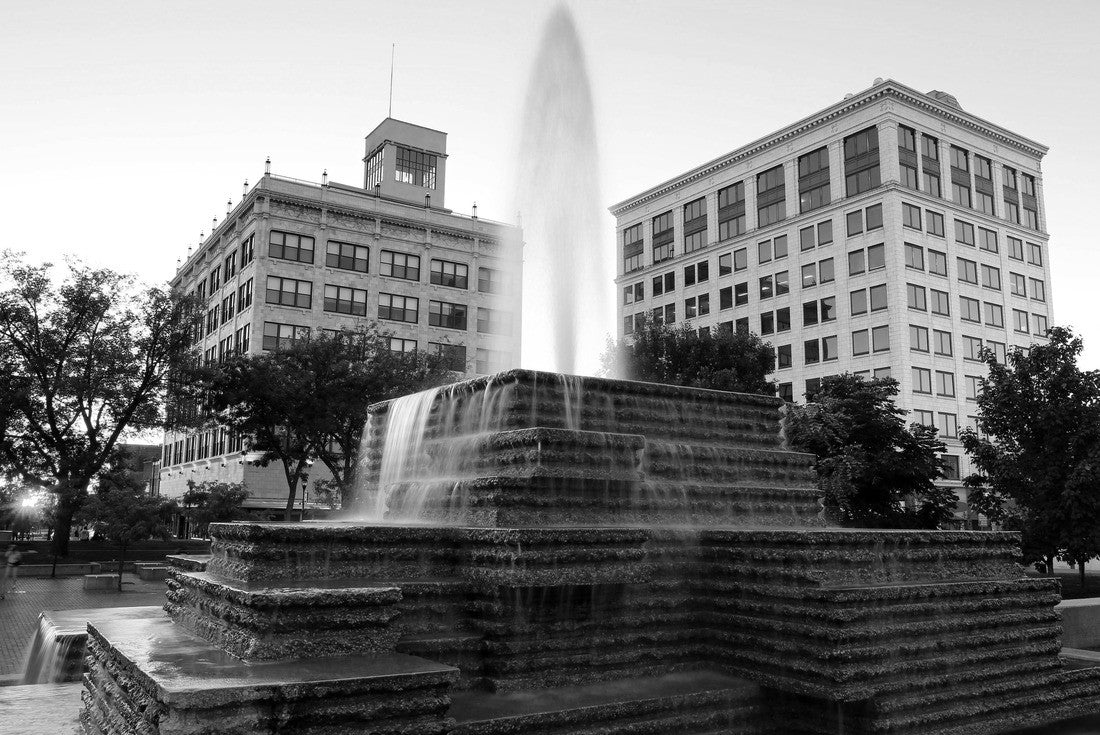 fountain and office buildings on the square in Springfield Missouri 2000pc PuzzleBlack and White