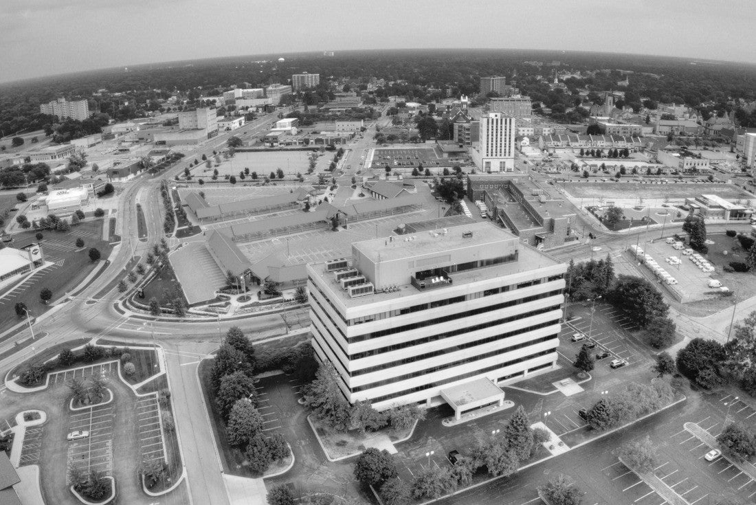 Muskegon is an Urban Center in Michigan 2000pc PuzzleBlack and White