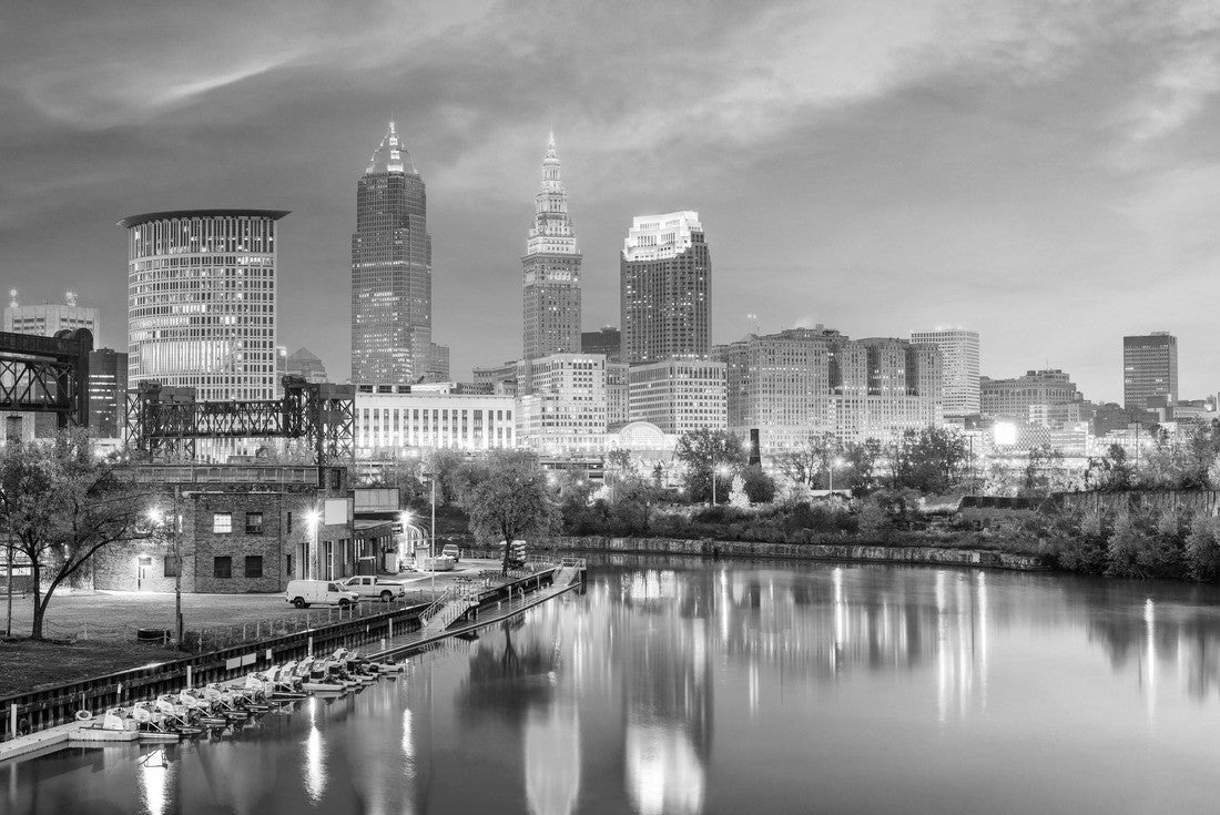 Cleveland, Ohio, USA skyline on the Cuyahoga River 2000pc PuzzleBlack and White