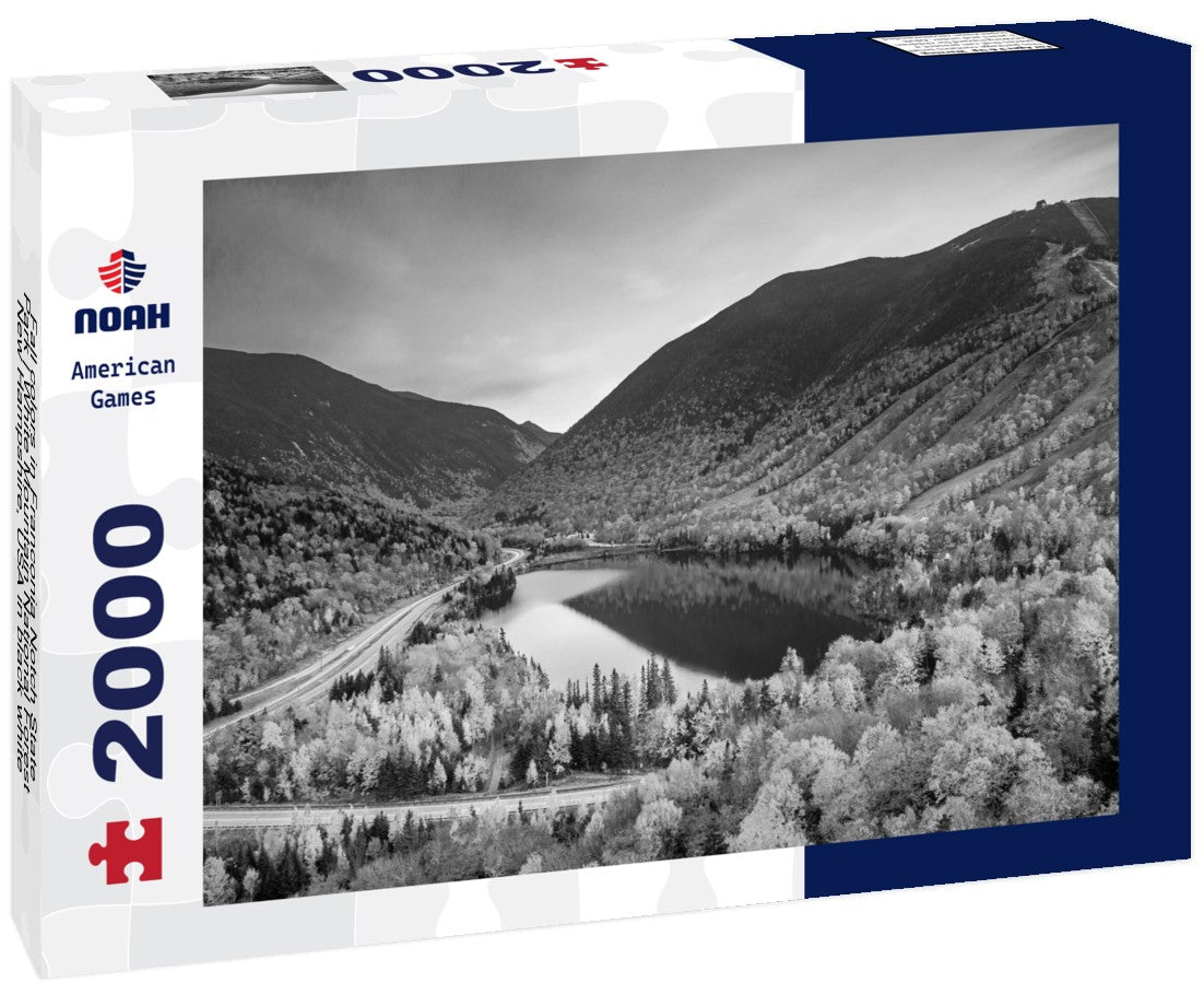 Fall colors in Franconia Notch State Park | White Mountain National Forest, New Hampshire, USA 2000pc PuzzleBlack and White