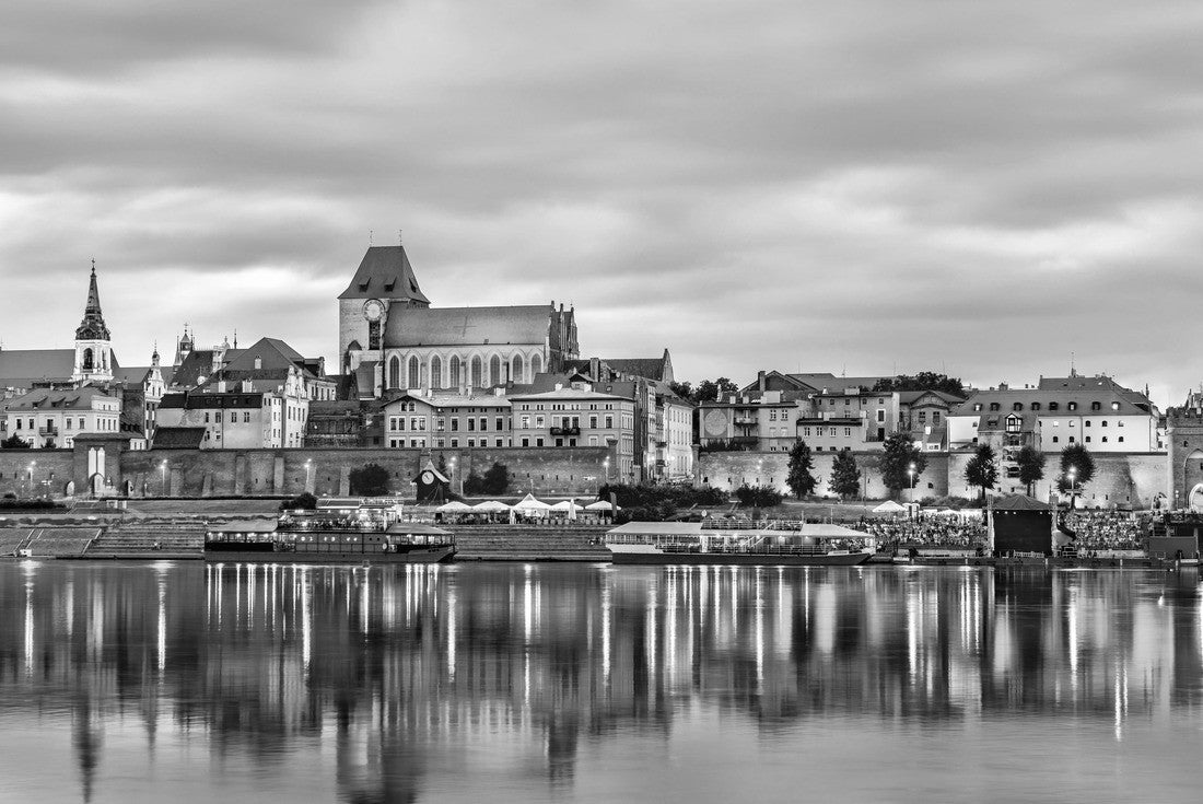 Noah Jigsaw Puzzle Skyline of the old town of Torun, UNESCO World Heritage in Poland in black white 2000 pieces