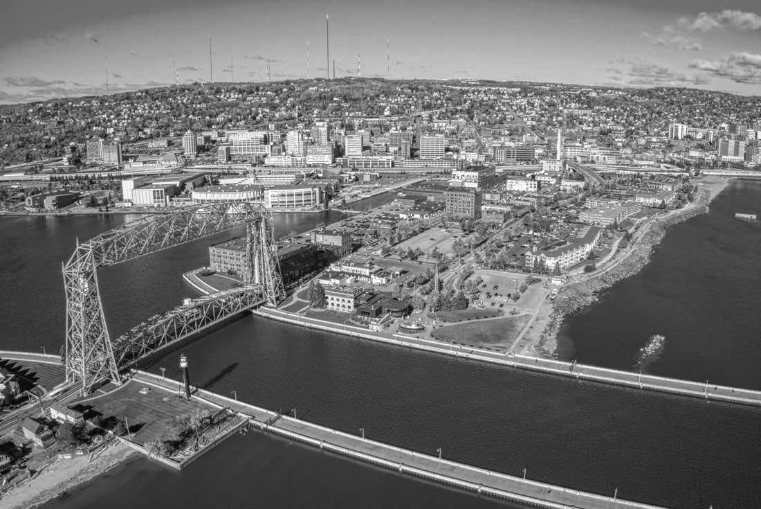 Canal Park Area of Duluth, Minnesota 2000pc PuzzleBlack and White