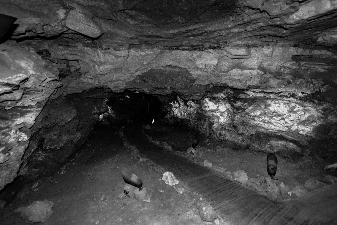 Noah Jigsaw Puzzle Wind Cave National Park, South Dakota - USA in black white 2000 pieces