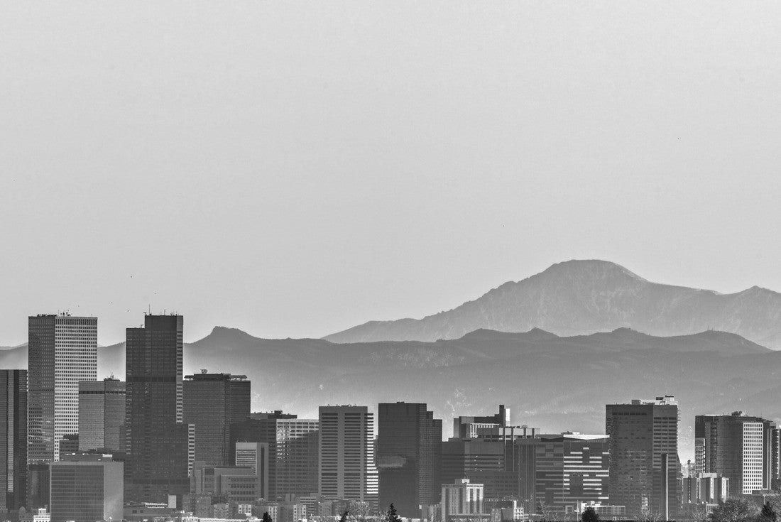 Denver skyline and the Pikes Peak at sunset 2000pc PuzzleBlack and White