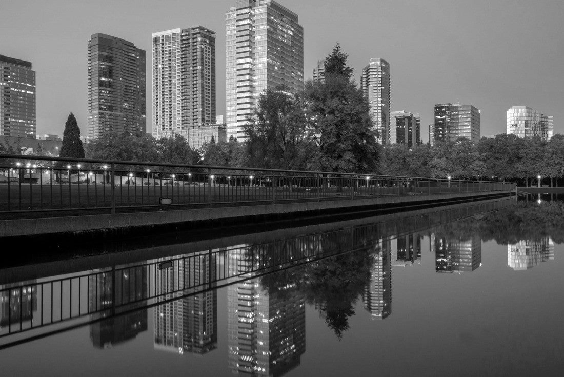 Bellevue Downtown Park at Twilight, Washington-USA 2000pc PuzzleBlack and White