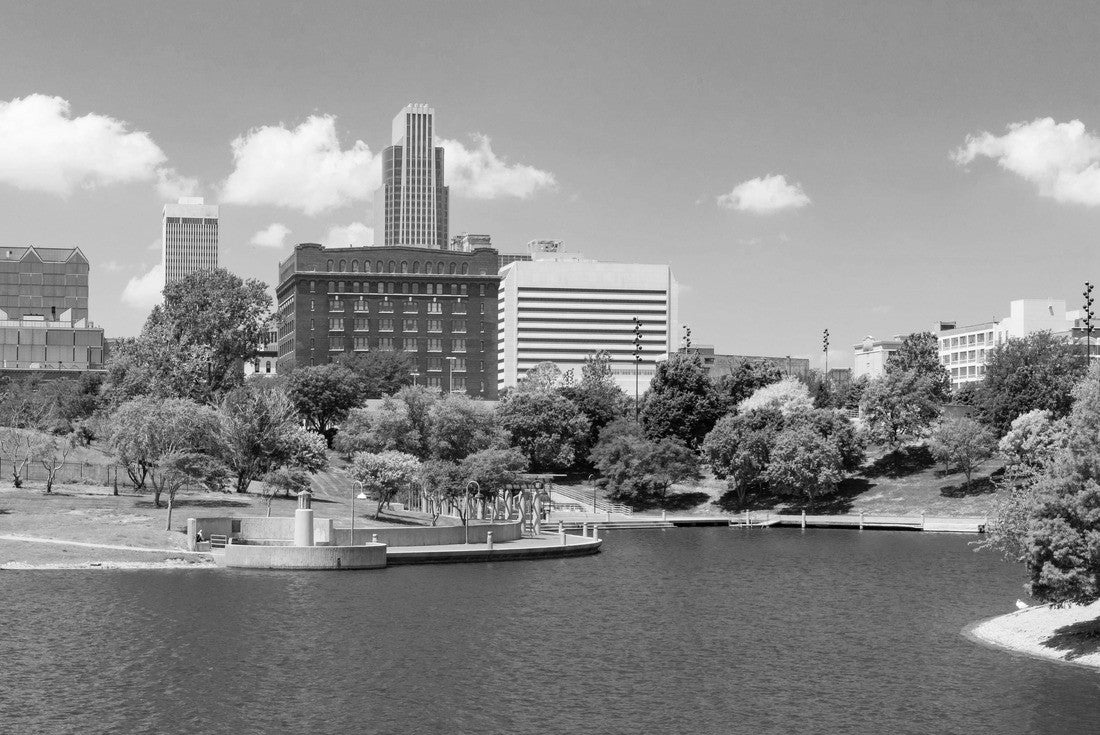 Noah Jigsaw Puzzle City skyline of Omaha Nebraska from the Heartland of America Park in black white 2000 pieces