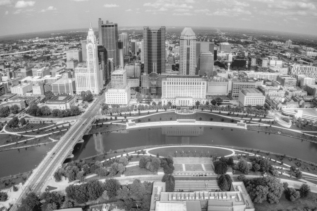 Columbus is a city in central Ohio 2000pc PuzzleBlack and White