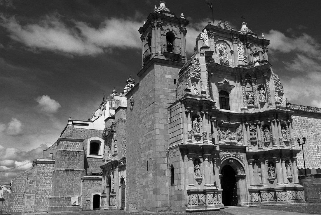 Oaxaca de Juarez, Mexico 2000pc PuzzleBlack and White
