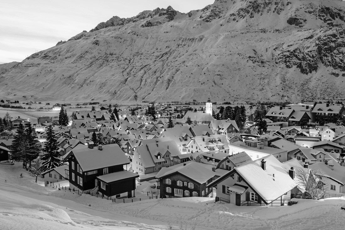 The village of Andermatt in the Swiss Alps, Switzerland 2000pc PuzzleBlack and White
