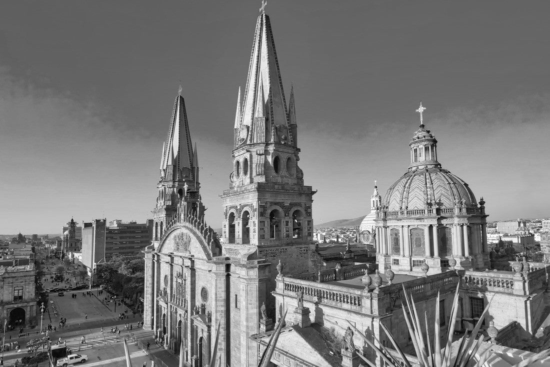 Guadalajara Central Cathedral (Cathedral of Our Lady of Grace), in Jalisco, Mexico 2000pc PuzzleBlack and White
