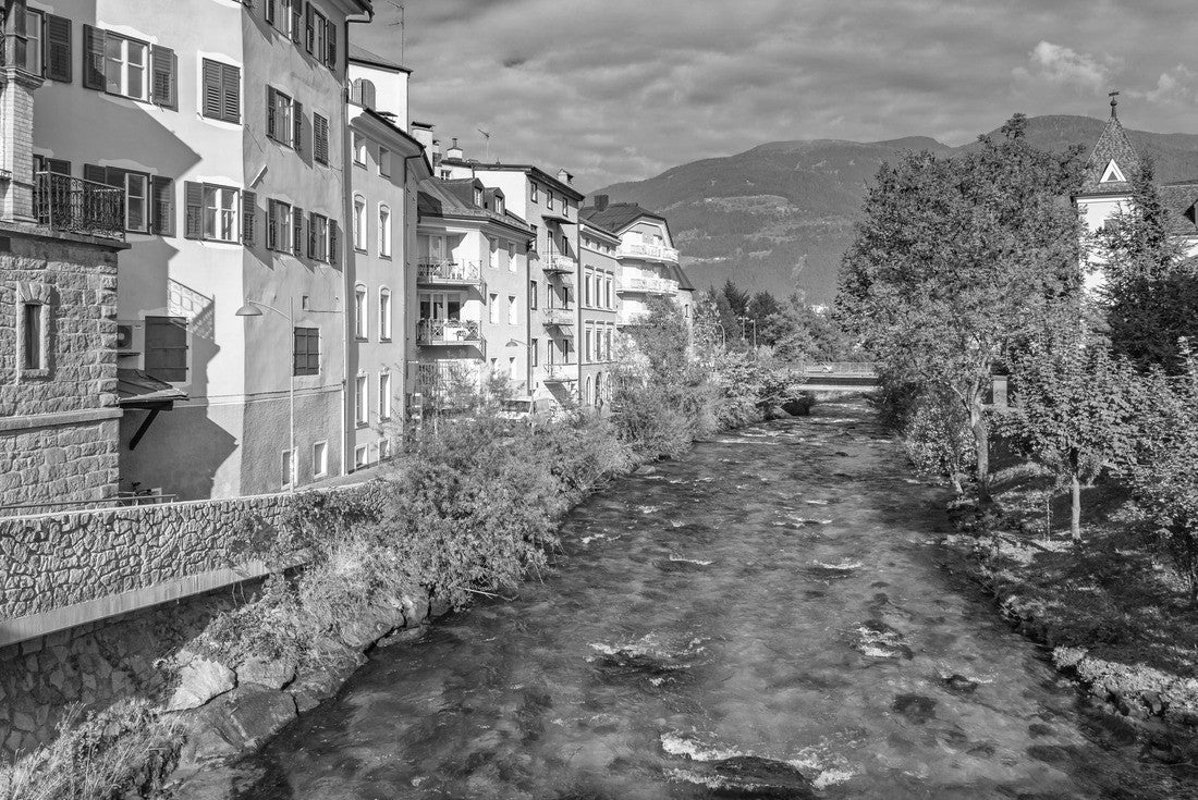 Rienz river in old town of Bruneck, South Tyrol 2000pc PuzzleBlack and White