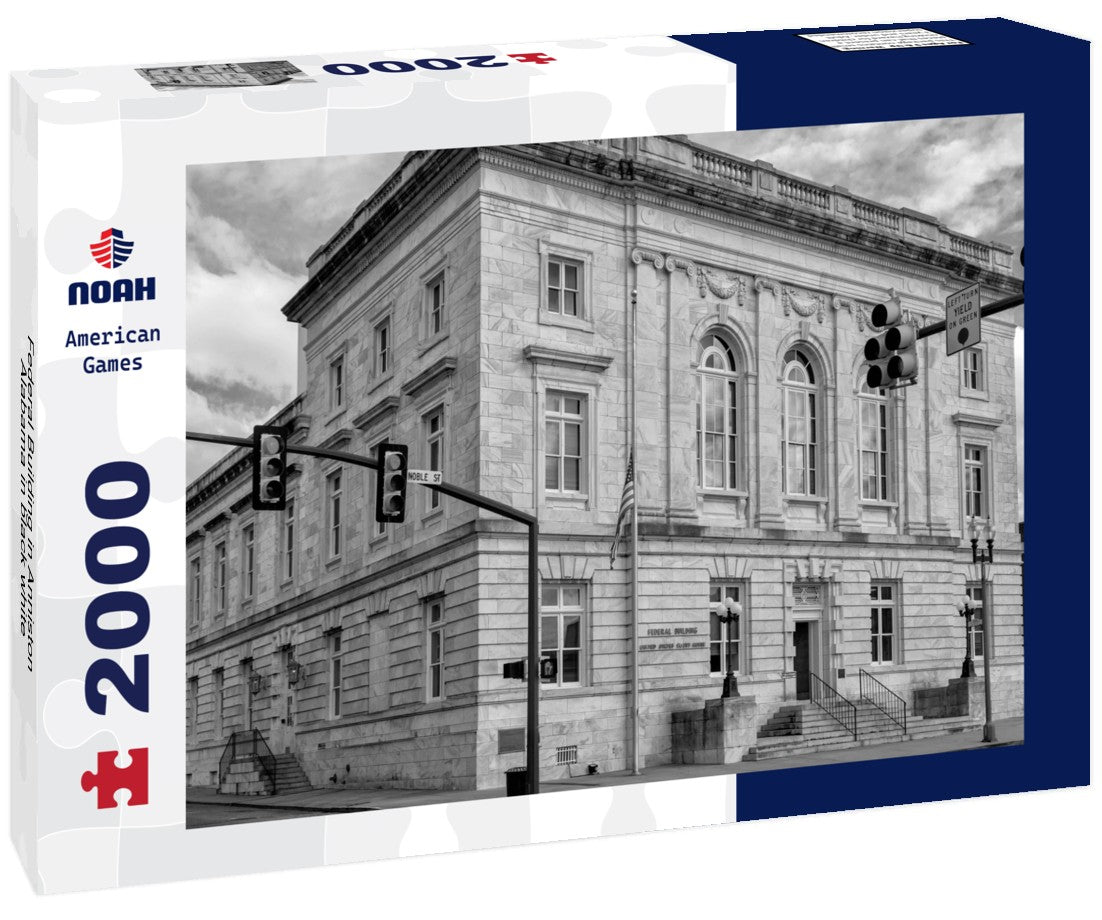 Federal Building in Anniston, Alabama 2000pc PuzzleBlack and White