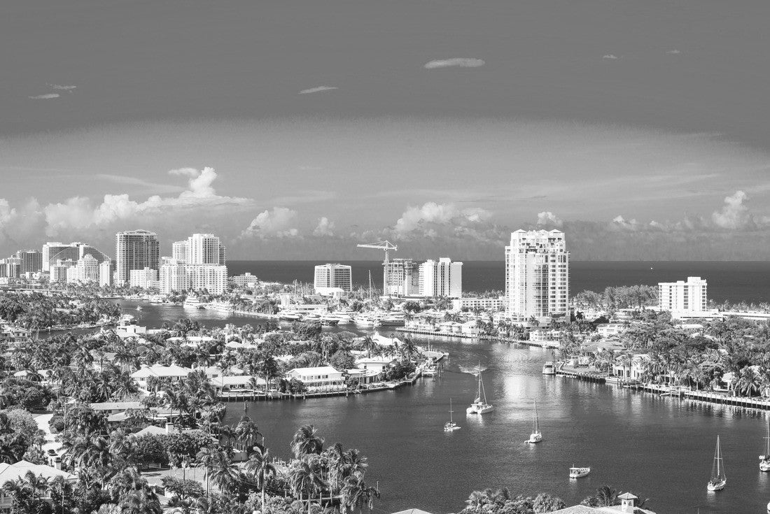 Fort Lauderdale, Florida, USA skyline over Barrier Island 2000pc PuzzleBlack and White