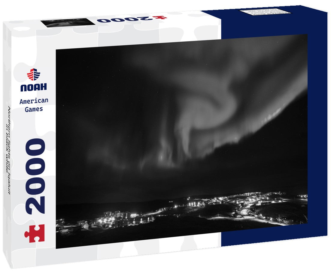 Northern lights on Iqaluit 2000pc PuzzleBlack and White