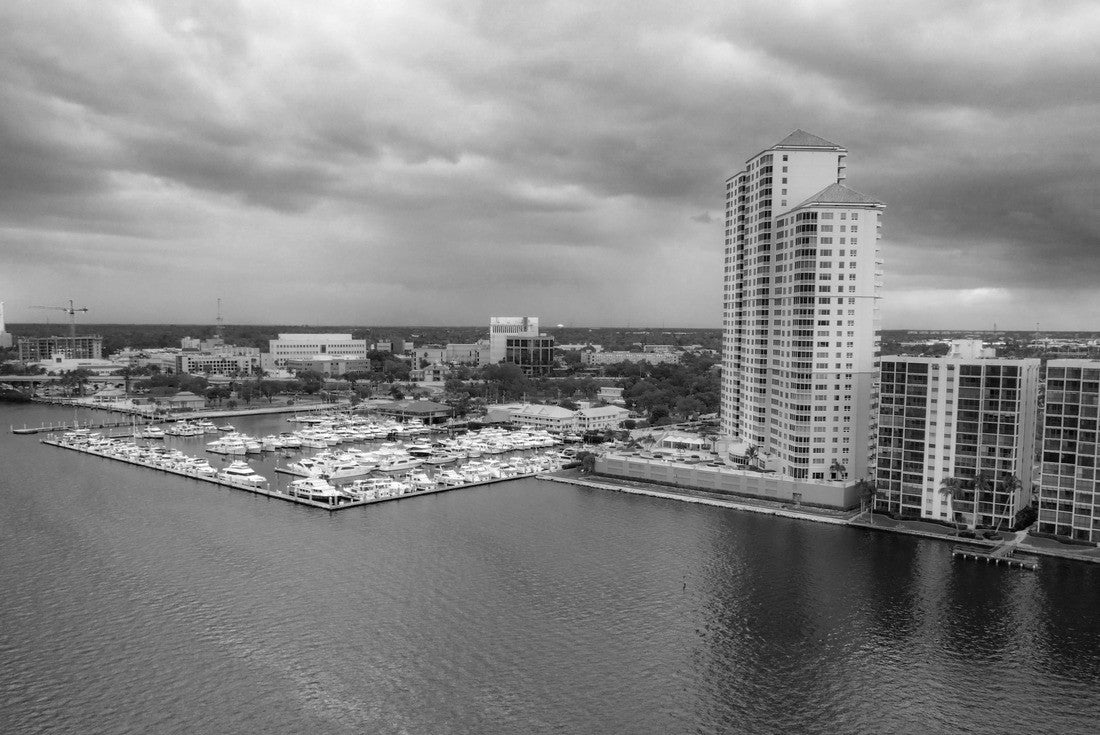 Fort Myers, FL skyline and marina 2000pc PuzzleBlack and White