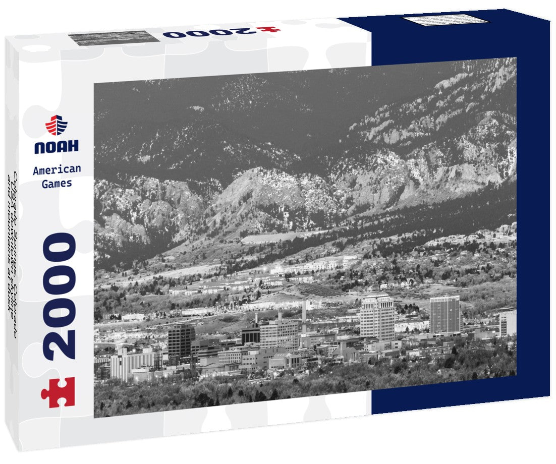 Colorado Springs, Colorado, USA downtown skyline and mountains at dusk 2000pc PuzzleBlack and White