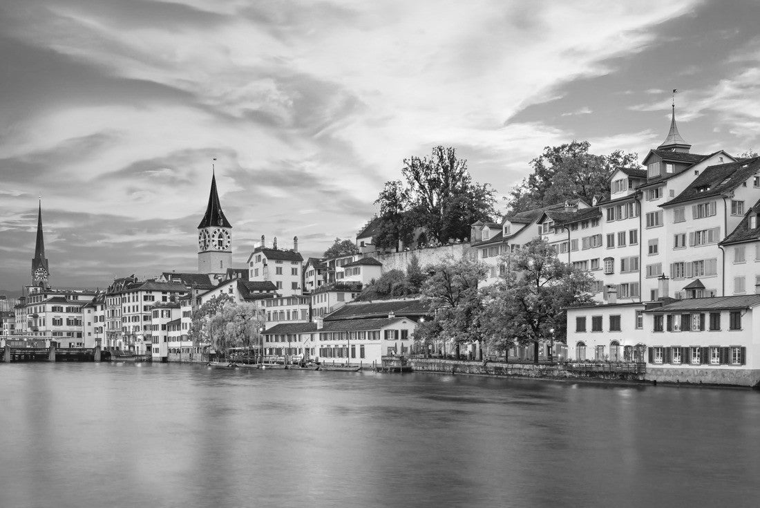 Noah Jigsaw Puzzle Panoramic view of the historic city center of Zurich with the famous Fraumunster and Grossmunster churches and the Limmat river on Lake Zurich, Canton of Zurich, Switzerland in black white 2000 pieces