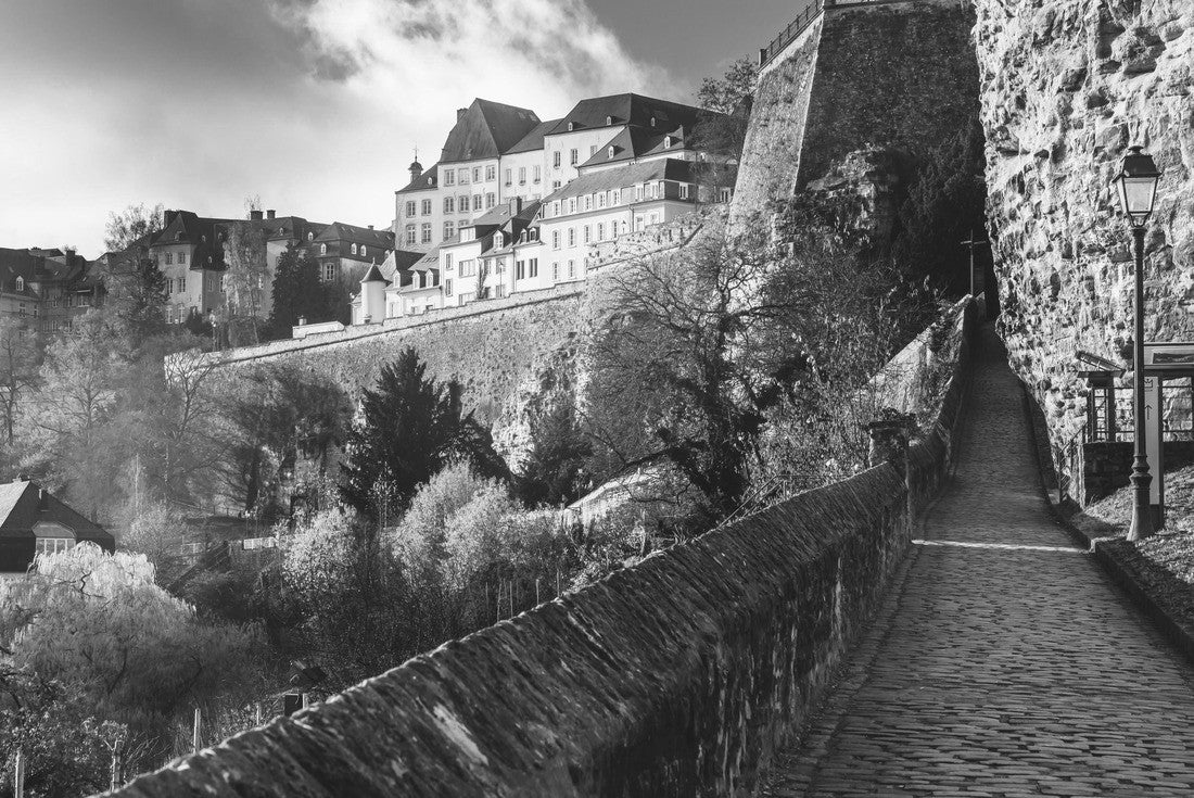 Wonderful view over the old city of Luxembourg 2000pc PuzzleBlack and White